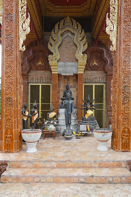 Wat Phu Khao Kaew-029